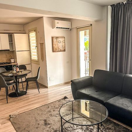 Luxury Bucovina Apartment Гура Хуморулуй Екстериор снимка