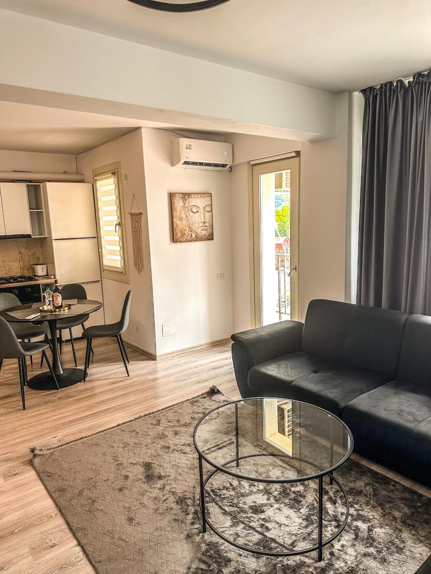 Luxury Bucovina Apartment Гура Хуморулуй Екстериор снимка
